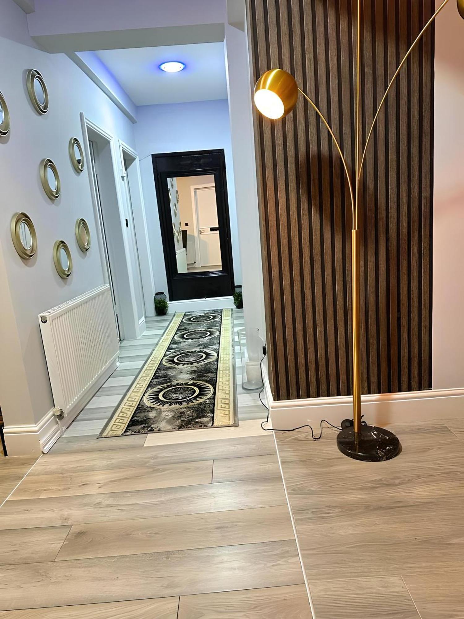 *Luxury 9Ine Lush Jacuzzi Apartment & Balcony* Birmingham Esterno foto