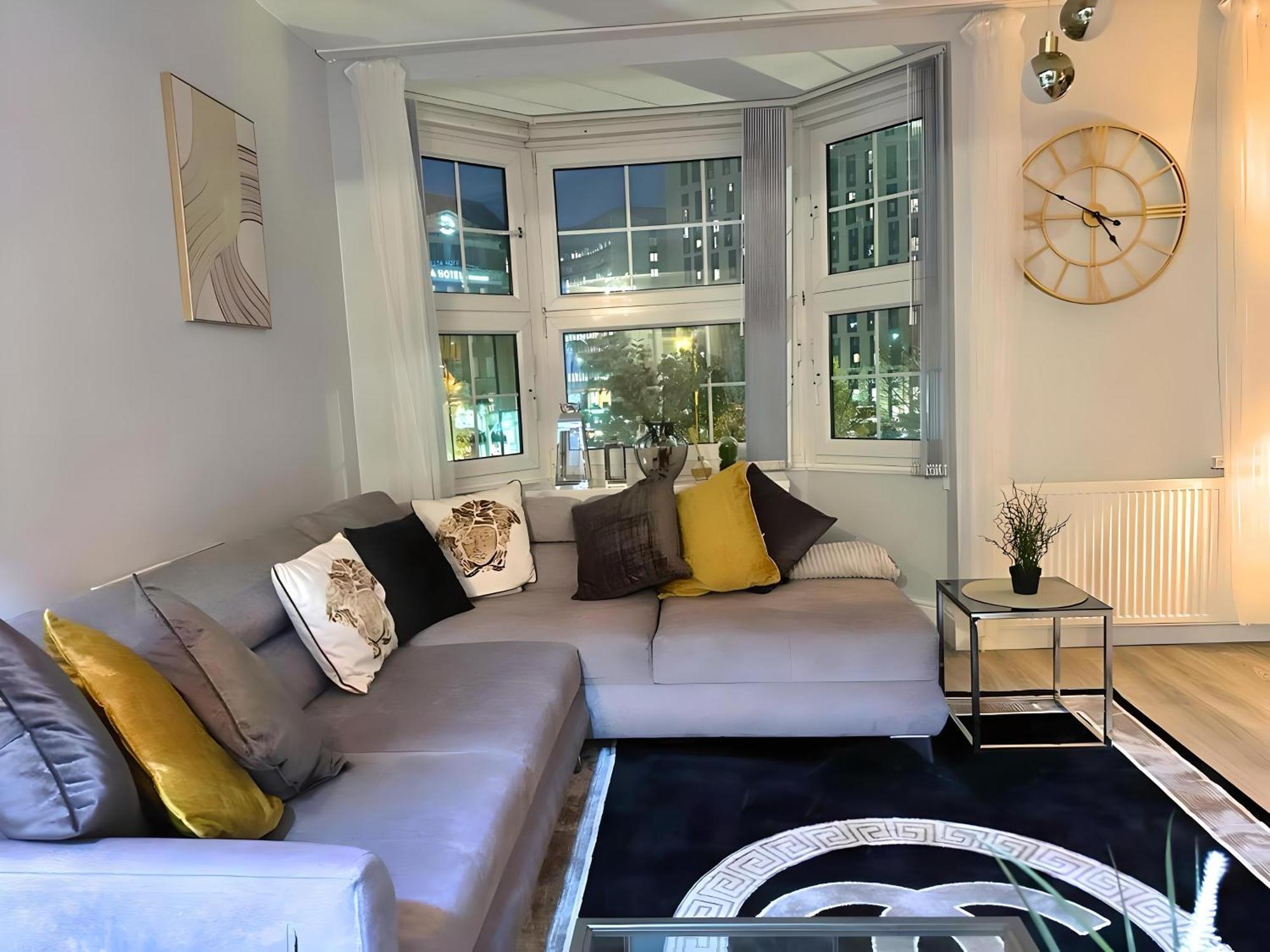 *Luxury 9Ine Lush Jacuzzi Apartment & Balcony* Birmingham Esterno foto