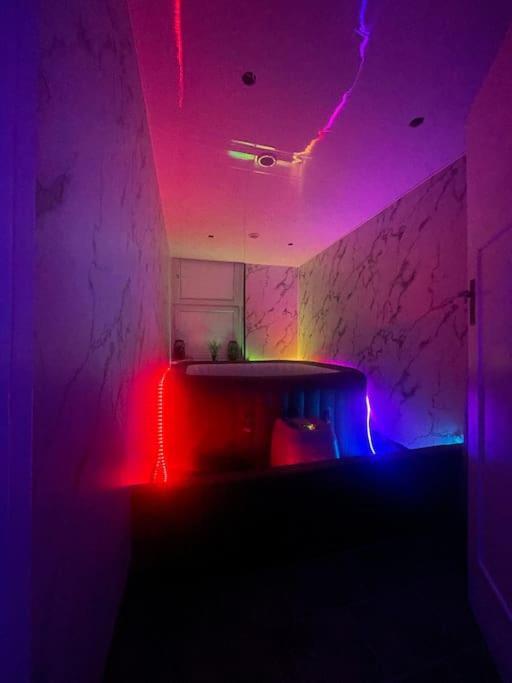 *Luxury 9Ine Lush Jacuzzi Apartment & Balcony* Birmingham Esterno foto