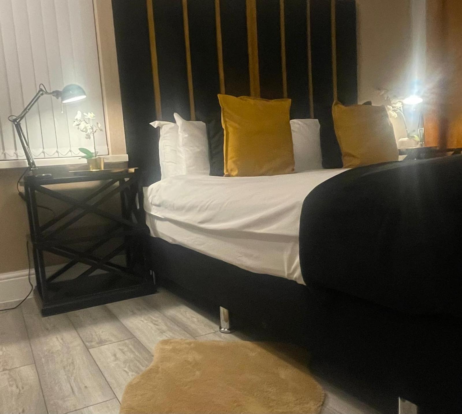 *Luxury 9Ine Lush Jacuzzi Apartment & Balcony* Birmingham Esterno foto