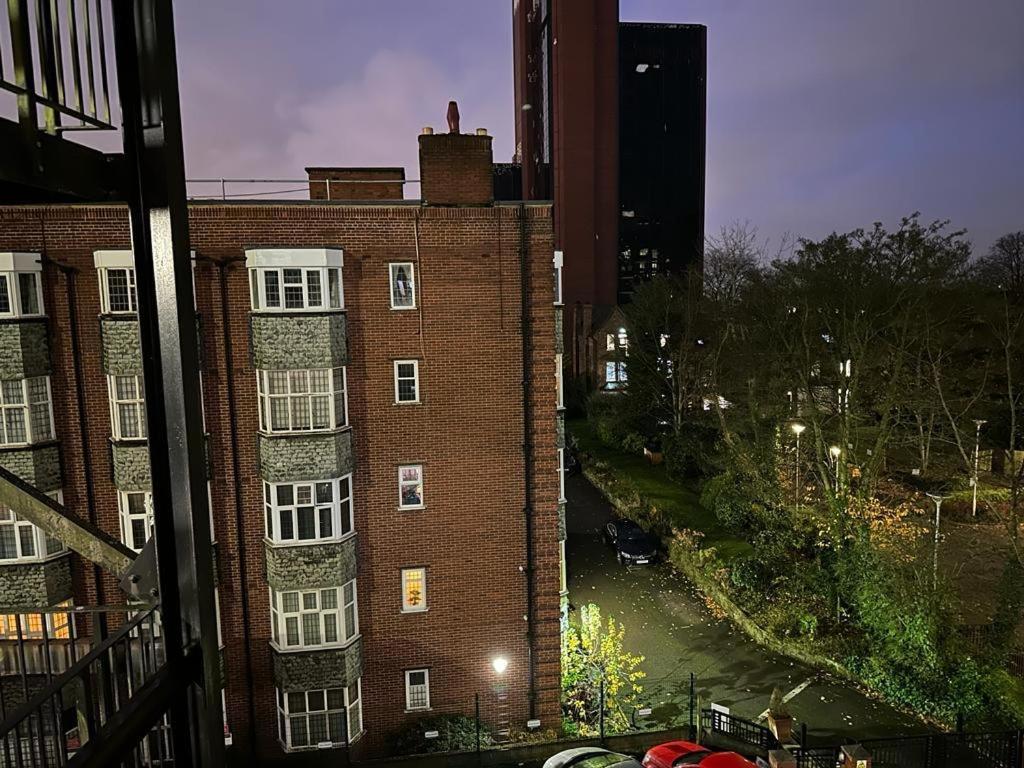 *Luxury 9Ine Lush Jacuzzi Apartment & Balcony* Birmingham Esterno foto