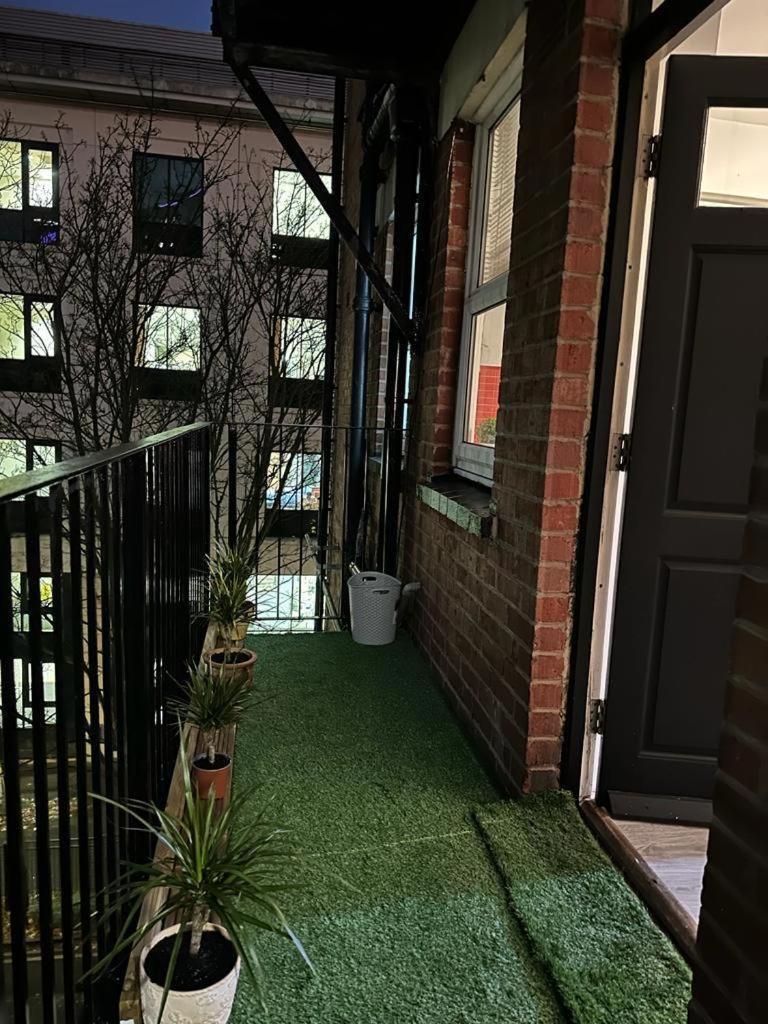 *Luxury 9Ine Lush Jacuzzi Apartment & Balcony* Birmingham Esterno foto